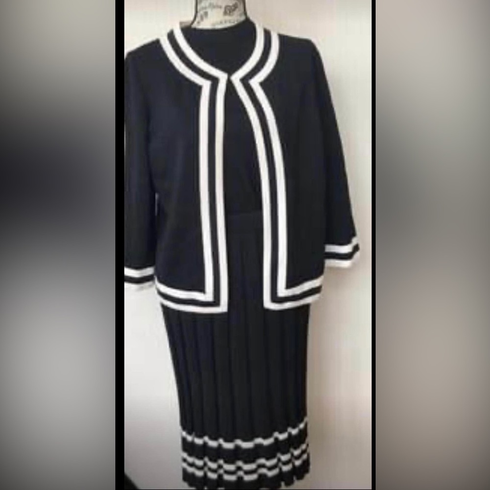 St John three piece skirt suit